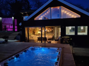 Private VIP Spa Villa in Vallentuna